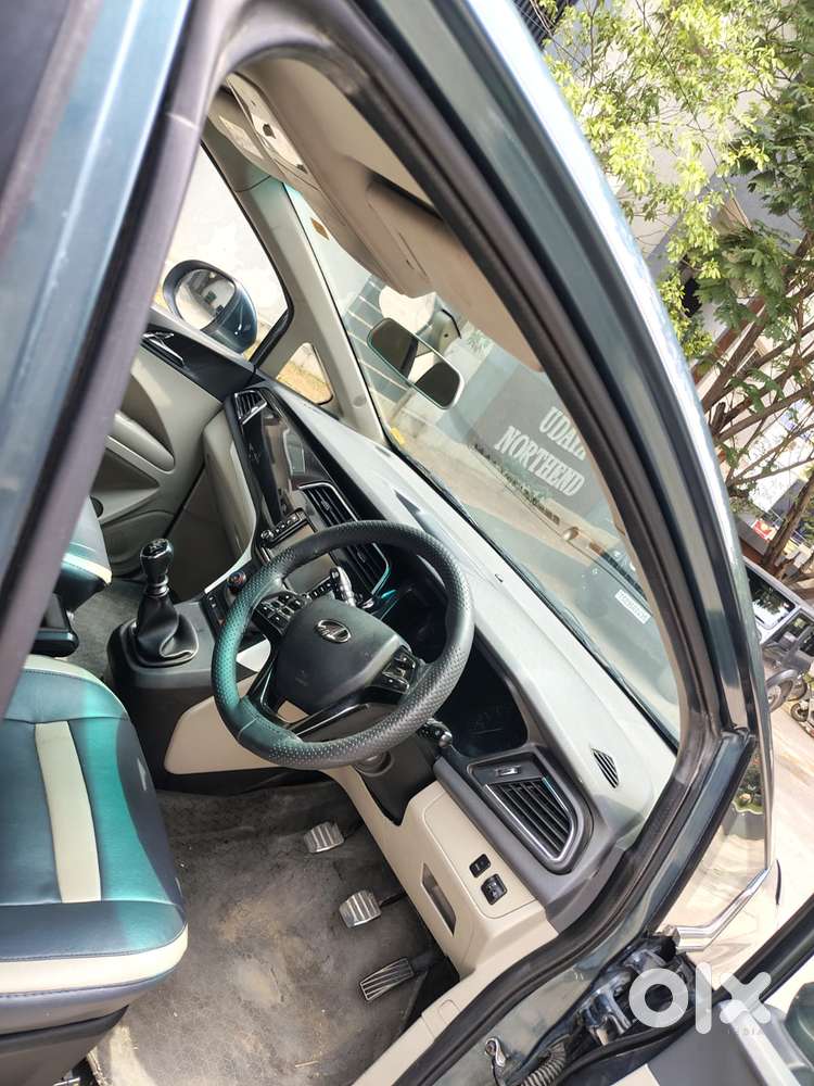 Mahindra Marazzo M6, 2018, Diesel