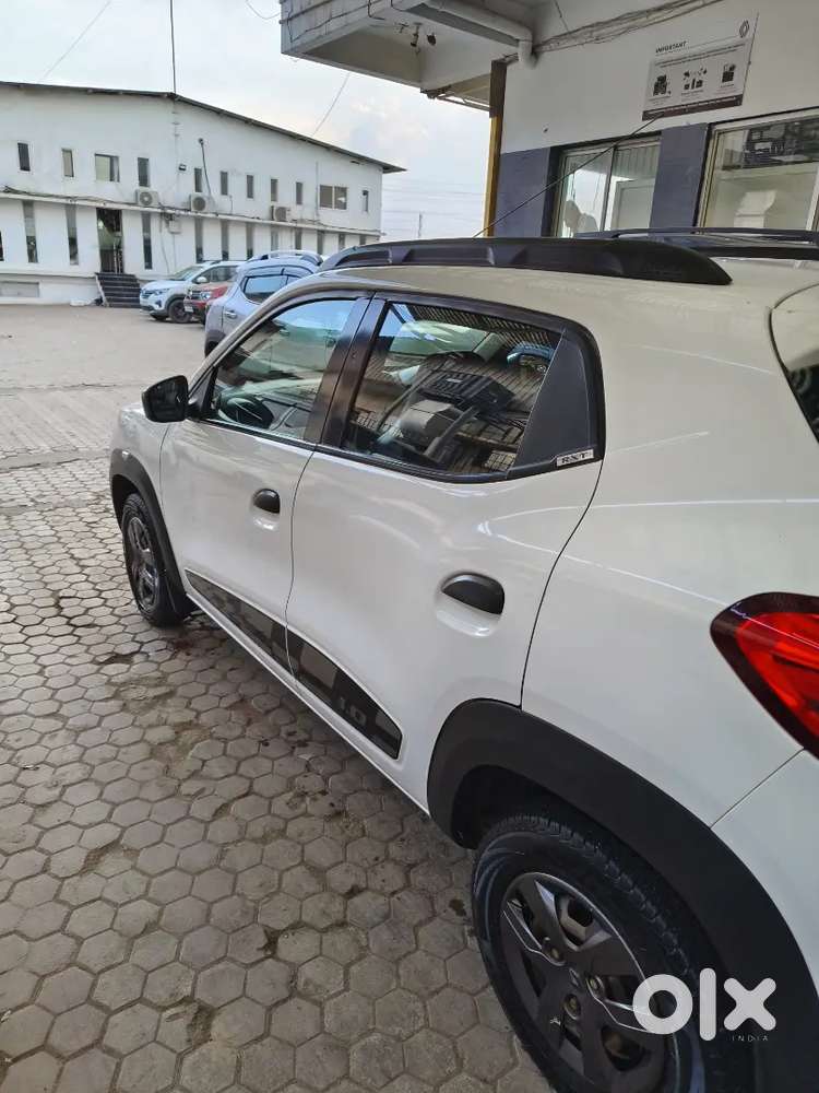 Renault Kwid 2017 Car With Showroom Service Record