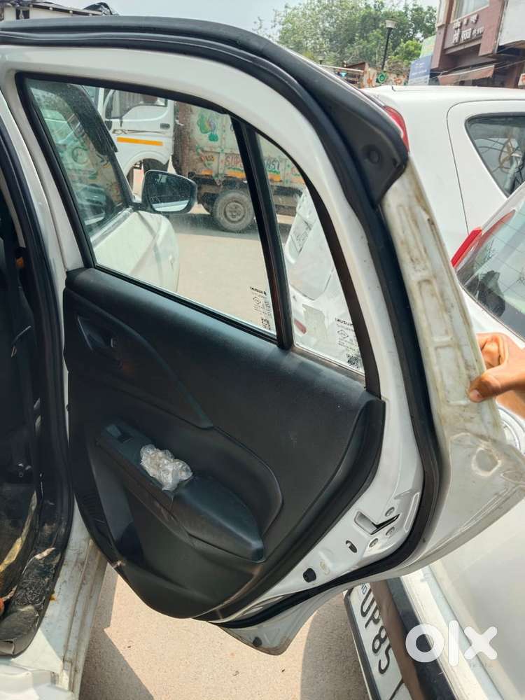 Maruti Suzuki Swift Lxi Option, 2025, Petrol