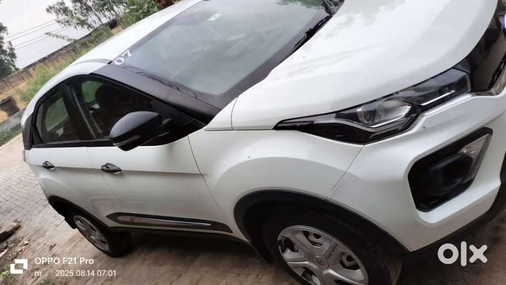 Tata Nexon 2022 Petrol 43000 Km Driven, 2nd Owner In Family Relation.