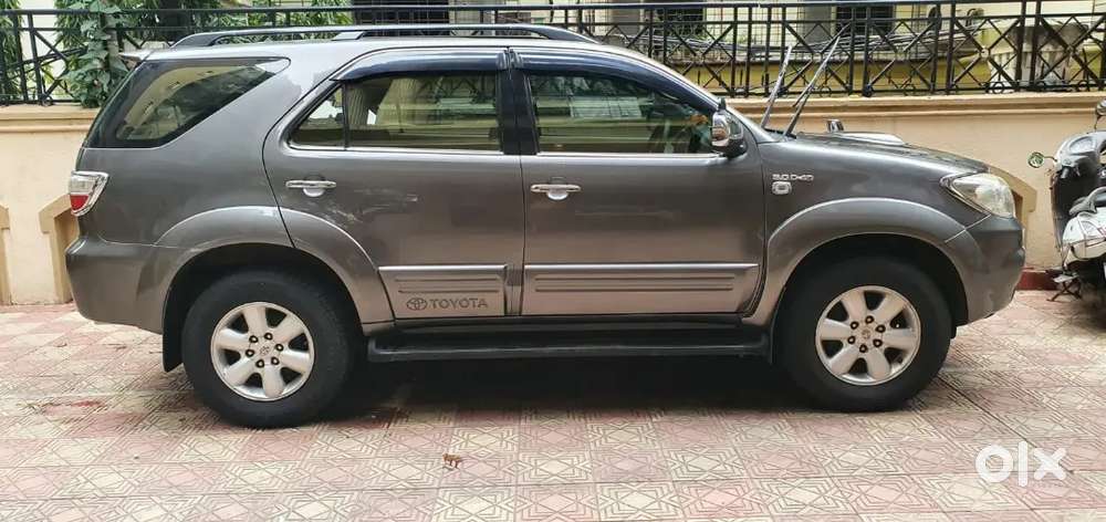 Toyota Fortuner 3.0 4x4 2011 Super Class Condition