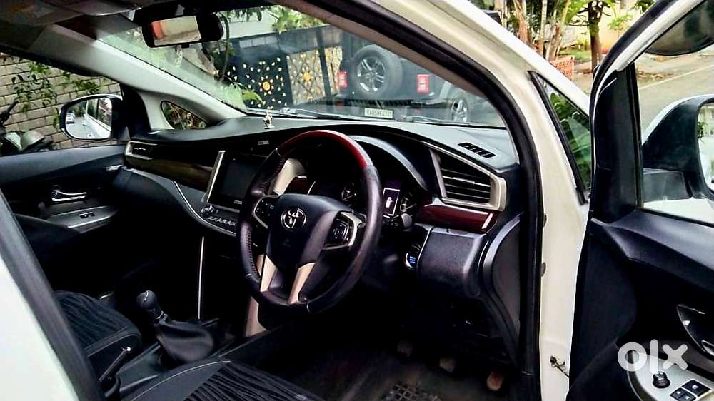 Toyota Innova Crysta 2.4 V 8 Str, 2017, Diesel