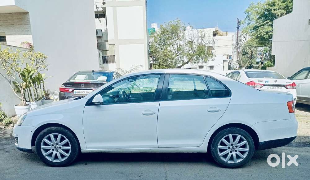 Volkswagen Jetta 1.6 Trendline, 2010, Cng & Hybrids