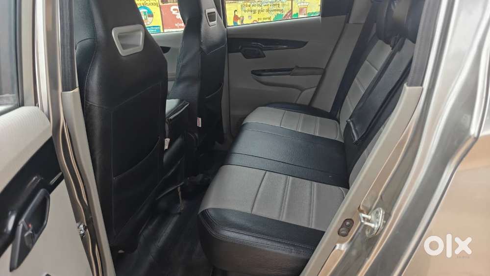 Mahindra Kuv 100 2016-2017 Mfalcon G80 K8 Dual Tone, 2016, Petrol