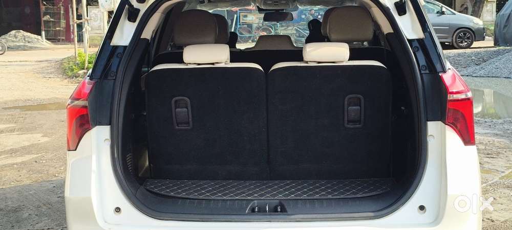 Mahindra Xuv700 2.2 Ax 7 Diesel Mt Luxury Pack Str, 2023, Diesel