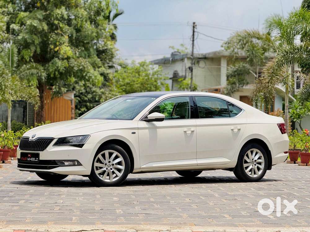 Skoda Superb [2014-2016] 1.8 Style Tsi At, 2016, Petrol