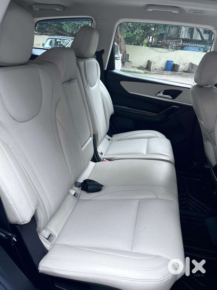 Mahindra Xuv700 Ax7 Luxury Pack Awd, 2023, Diesel