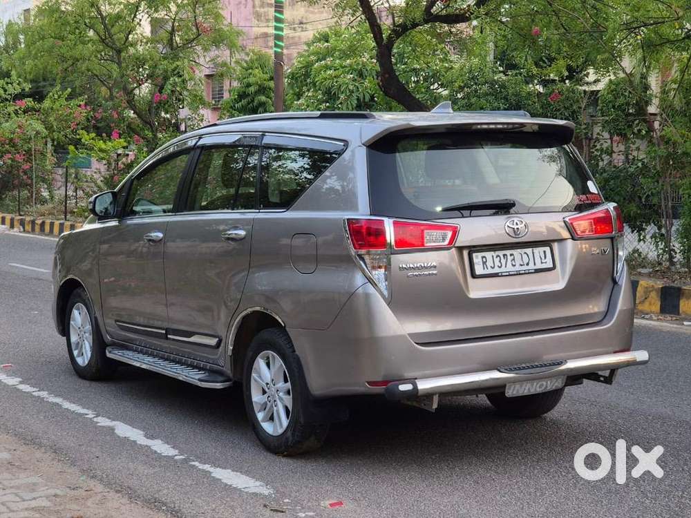 Toyota Innova Crysta 2.4 V 2020