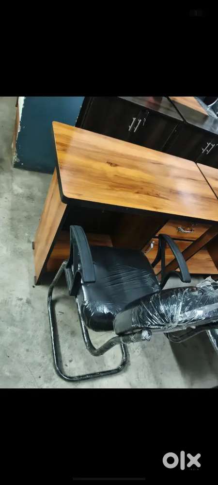 Table chair new