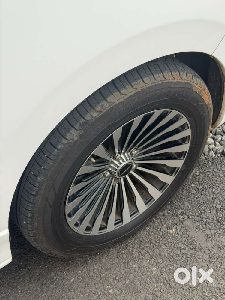 Toyota Innova Crysta 2018