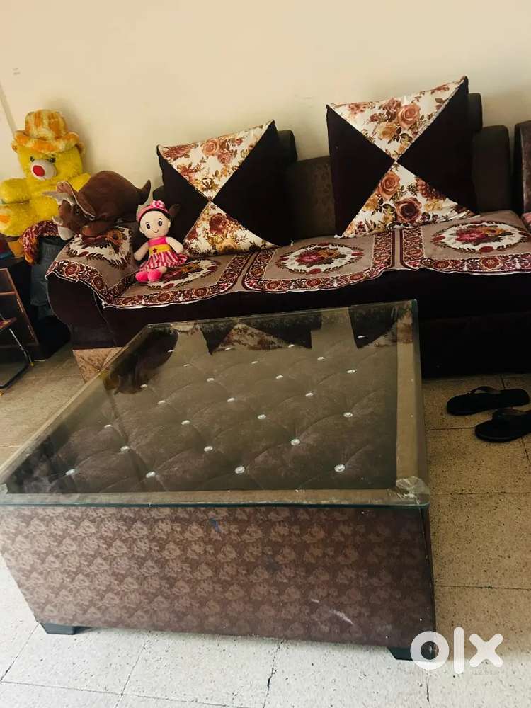 Sofa set with table