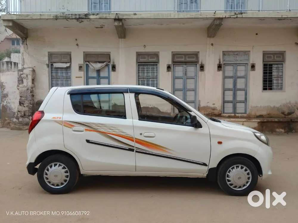 Maruti Suzuki 
Alto 800 Lxi
Model 2014
Good Condition
Urgent Sale