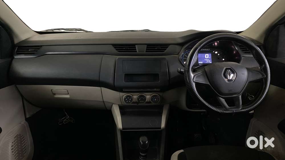 Renault Triber 1.0 Rxe, 2023, Petrol