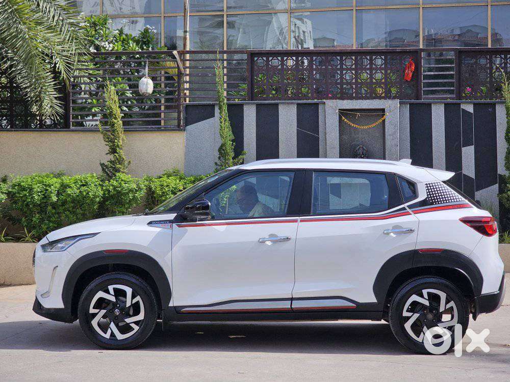 Nissan Magnite 1.0 Xv Premium Turbo Cvt, 2022, Petrol