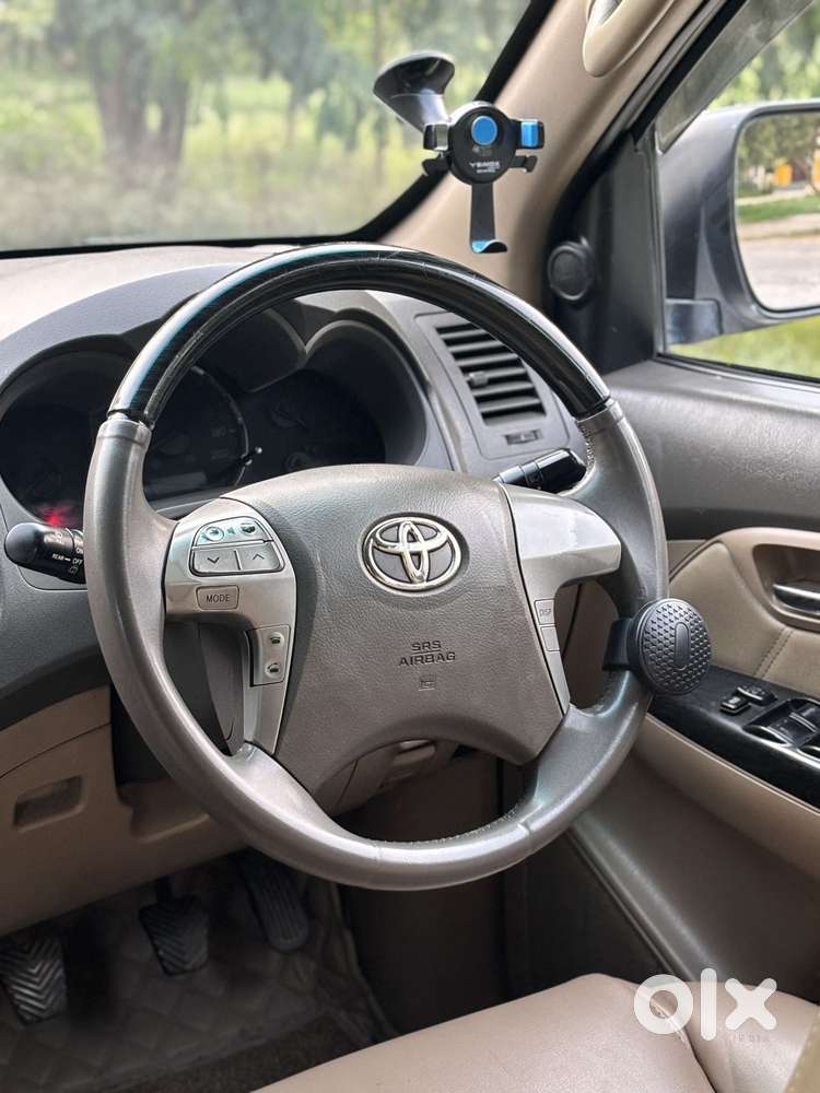 Toyota Fortuner 4x2 Manual, 2013, Diesel
