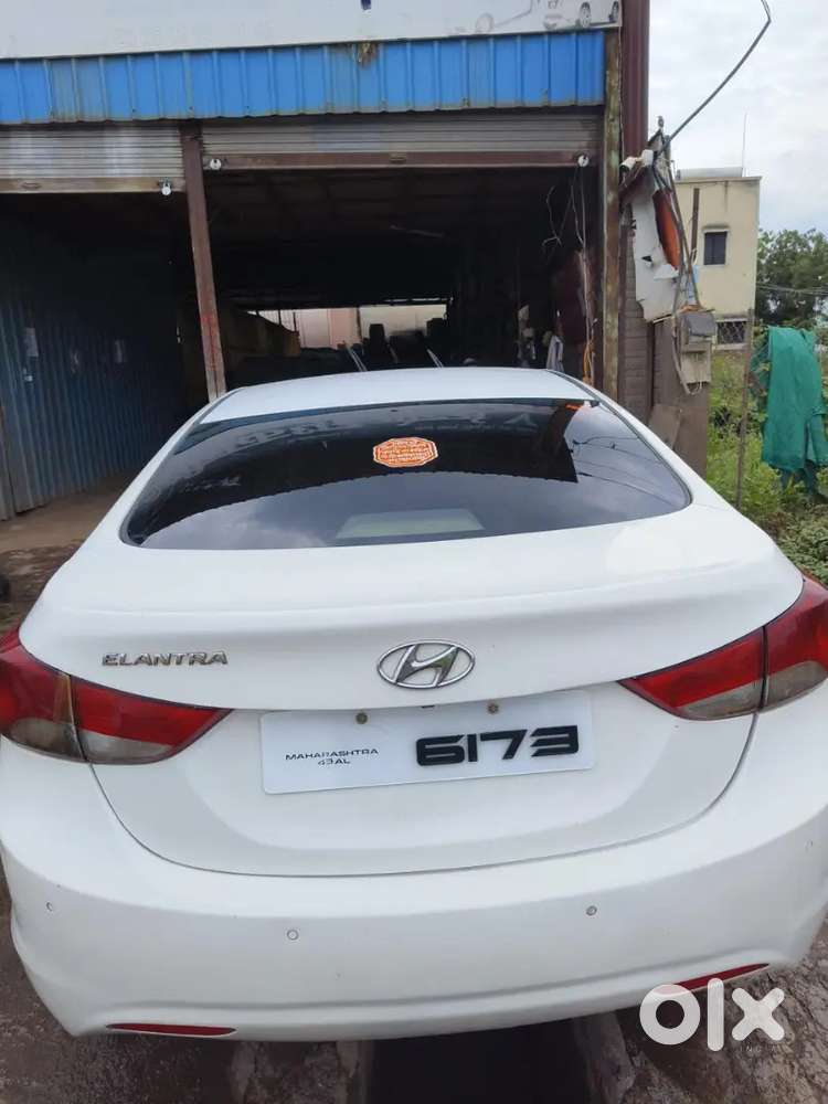 Hyundai New Elantra 2012 Diesel 95000 Km Driven