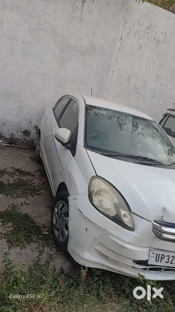 Honda Amaze 2015 Diesel( Sedan) Well Maintained And In Good Condition