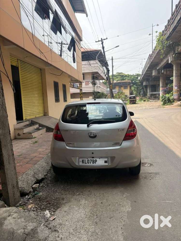 Hyundai I20 2009-2011 1.4 Asta (at), 2010, Petrol