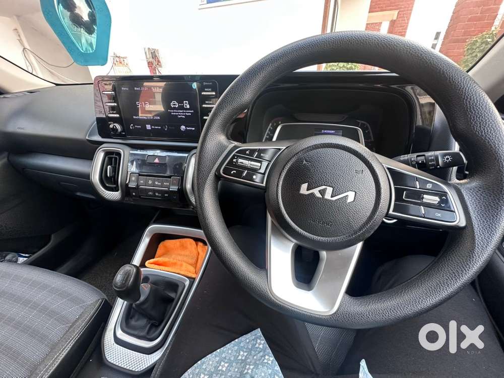 Kia Sonet 2022 Petrol 33000 Km Driven