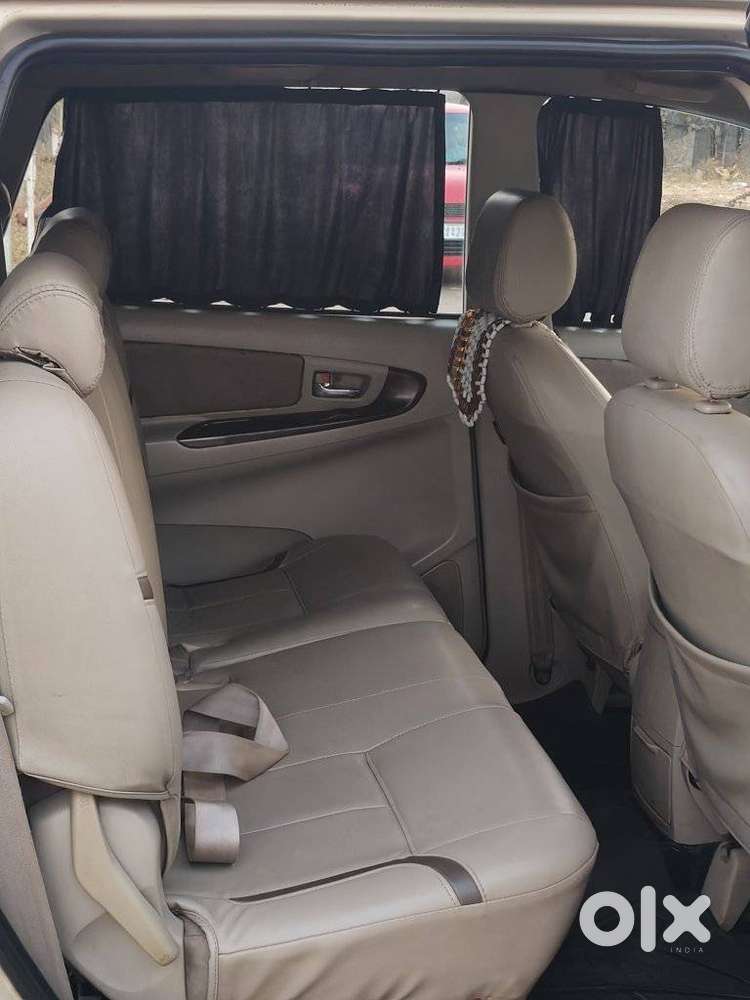 Toyota Innova 2009-2011 2.5 E 8 Str, 2012, Diesel