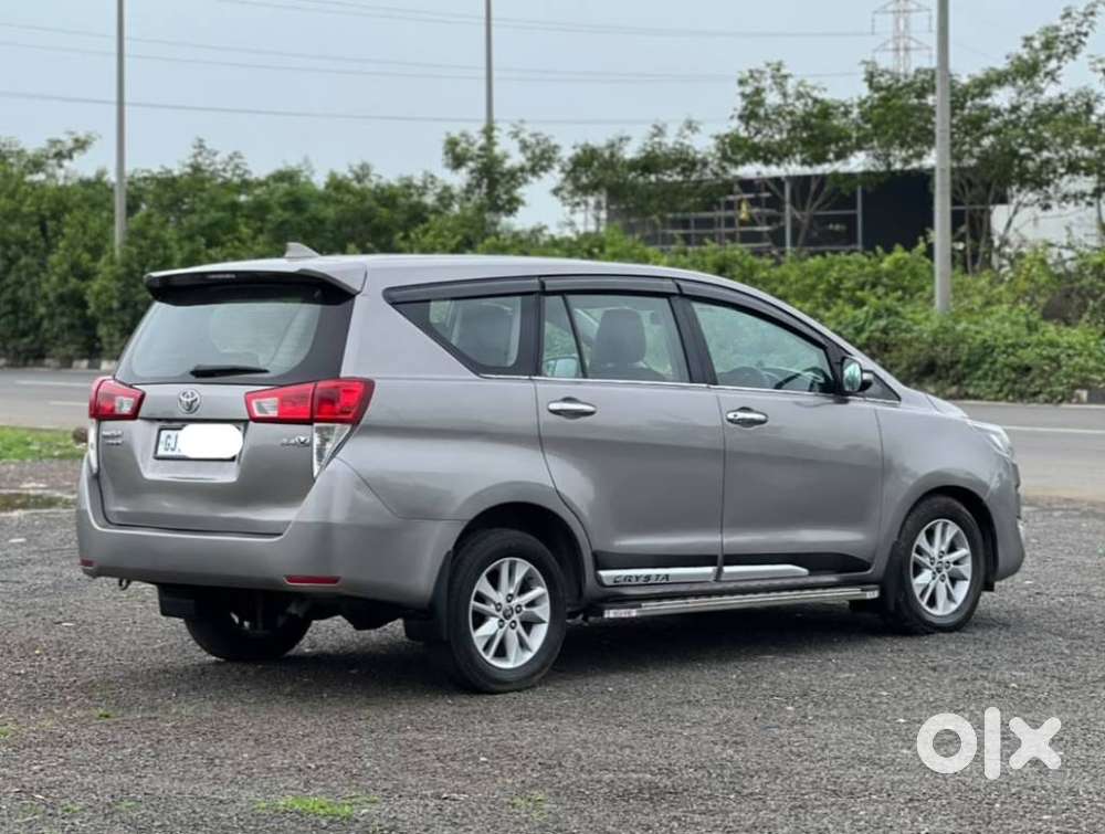 Toyota Innova Crysta 2.4 V 8 Str, 2017, Diesel