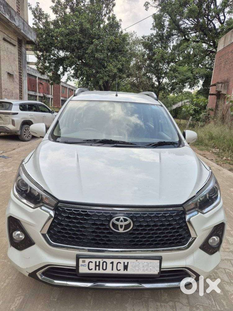 Toyota Rumion V Mt, 2024, Petrol