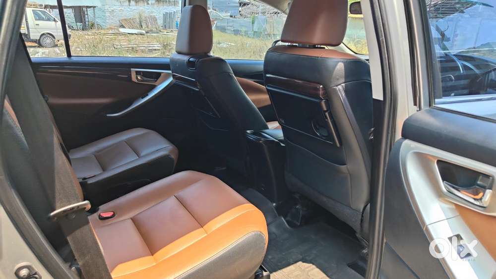 Toyota Innova Crysta 2.8z Automatic, 2017, Diesel