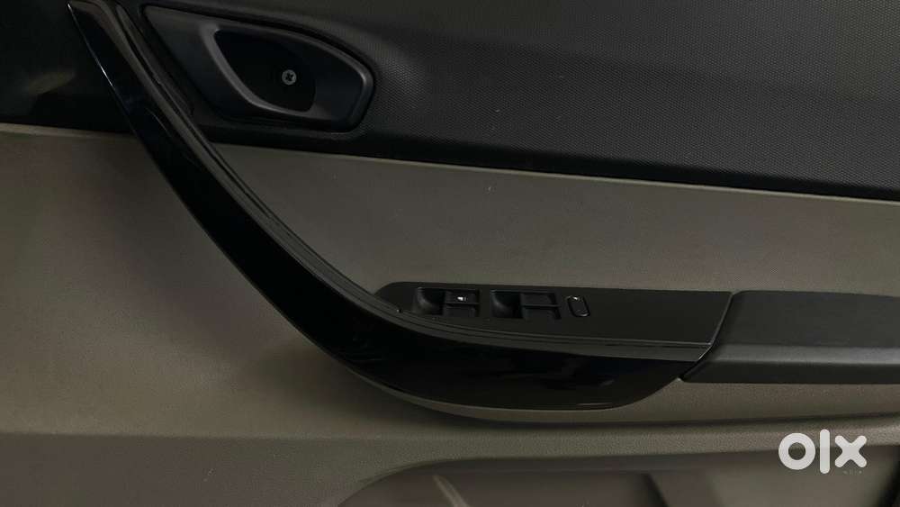 Tata Tiago 1.2 Revotron Xt, 2017, Petrol