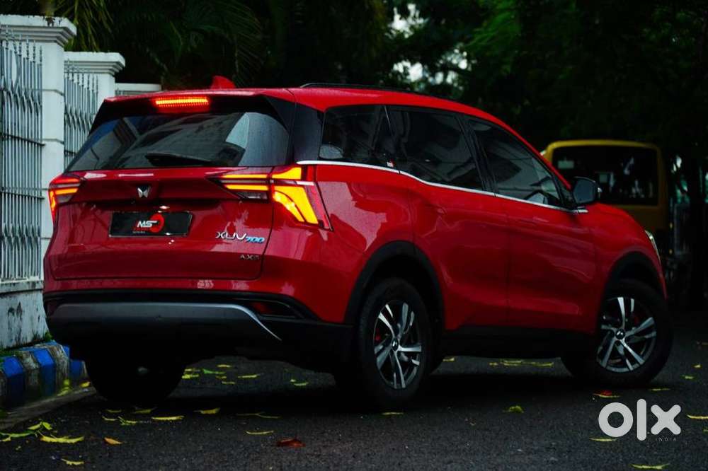 Mahindra Xuv700 2.0 Ax 5 Petrol At Str, 2022, Petrol