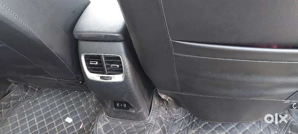 Hyundai Venue 2023 Petrol Well Maintained With Service Record