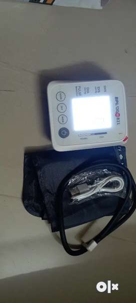 LAZLE ELECTRONIC BLOOD PRESSURE MONITOR MODEL: WRS-35 - health and beauty -  by owner - household sale - craigslist