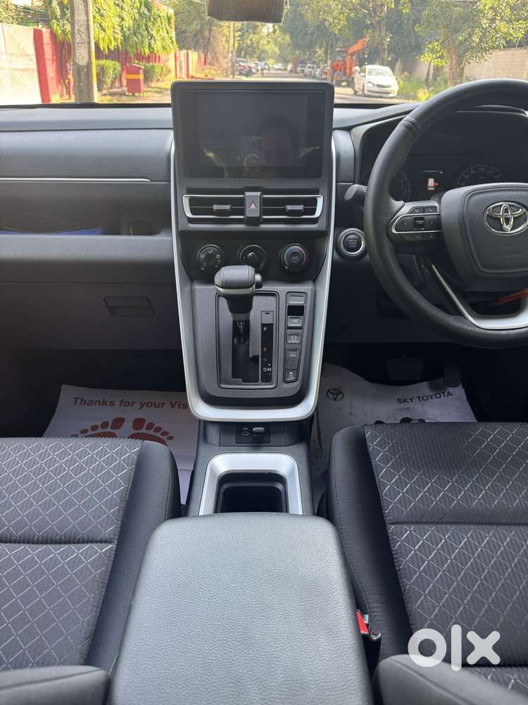 Toyota Innova Hycross 2.0 Gx 8 Str, 2025, Petrol