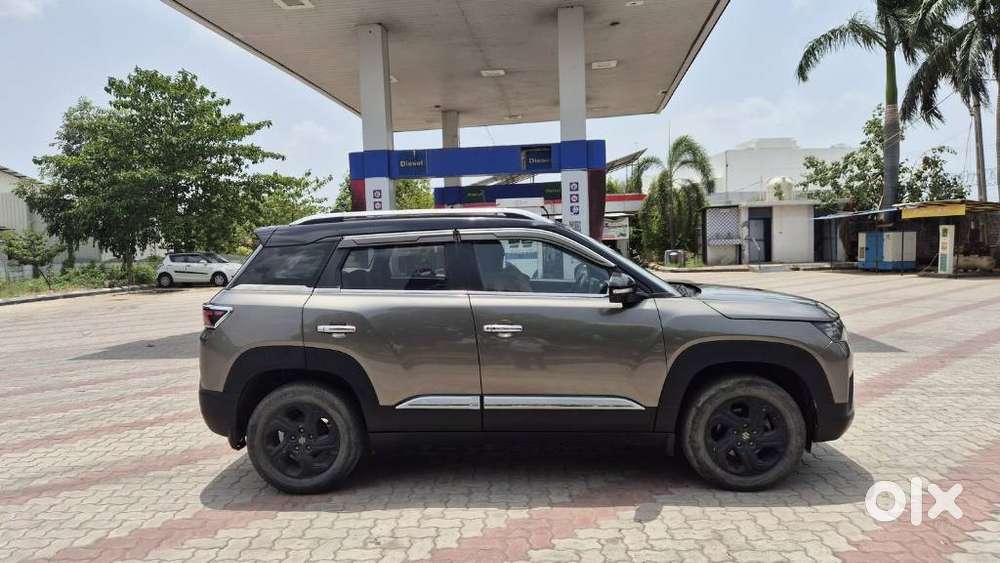 Maruti Suzuki Brezza 1.5 Zxi Smart Hybrid Dual Tone, 2023, Petrol