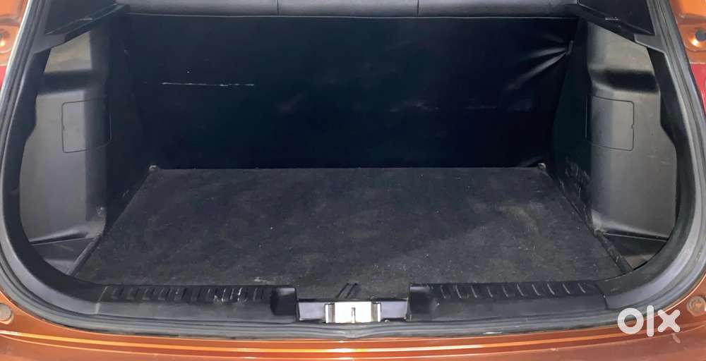 Maruti Suzuki Vitara Brezza 1.5 Vxi At, 2020, Petrol