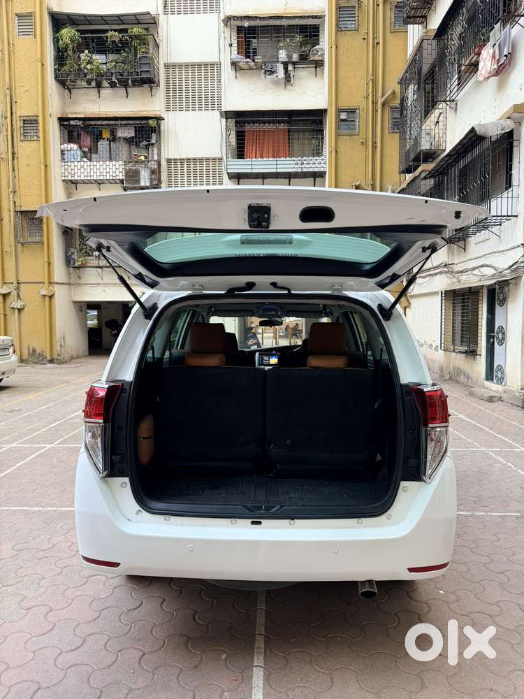 Toyota Innova Crysta