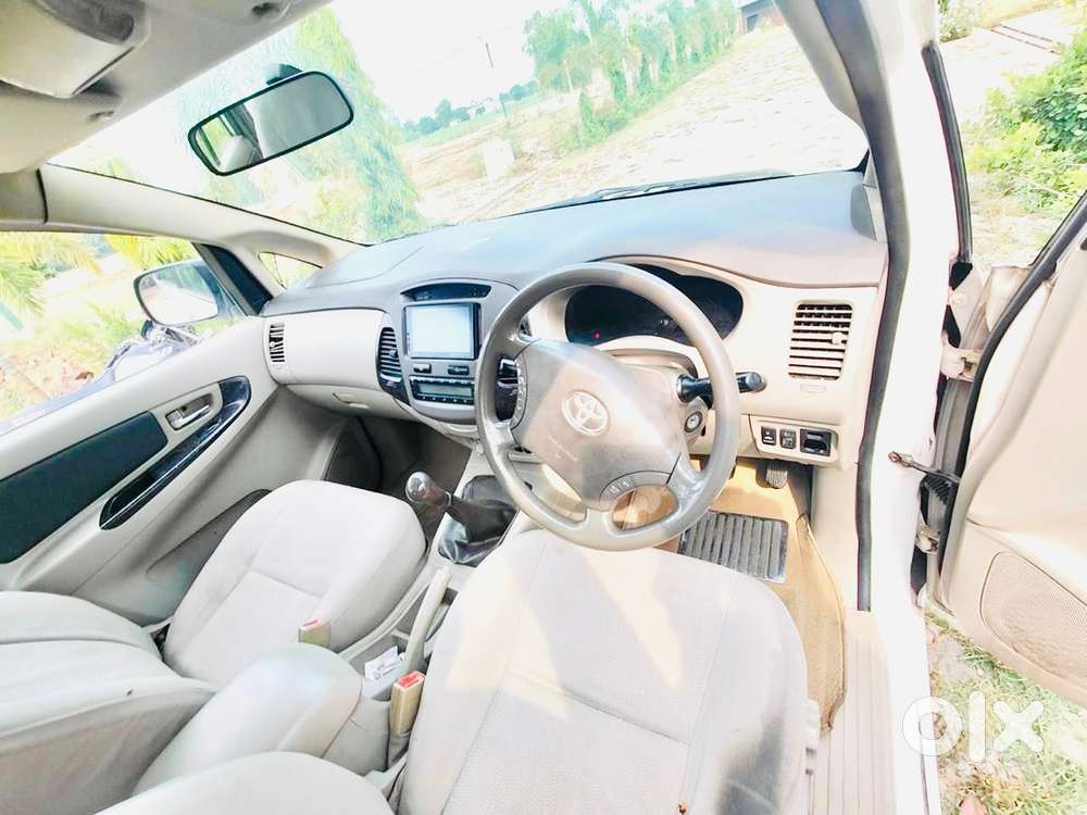Toyota Innova Diesel 2011 Car