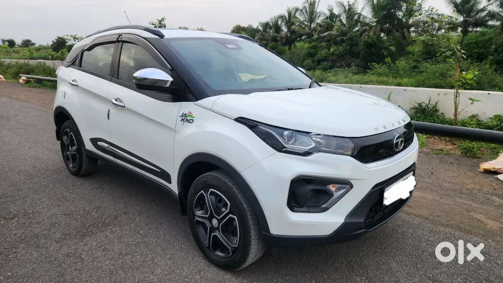 Tata Nexon &ndash;  Petrol
Automatic (second Top Model)
