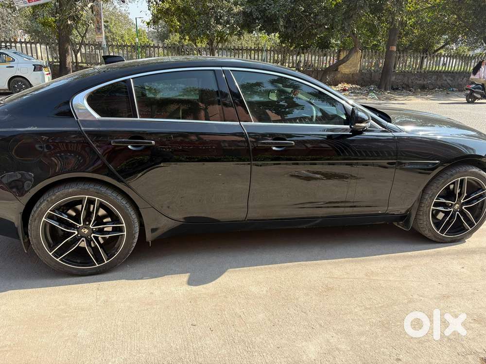 Luxurious Jaguar Xe  2018  Petrol 68800 Wsr
