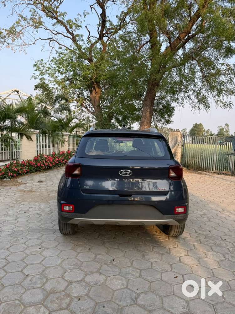 Hyundai Venue 2021 Petrol Well Maintained