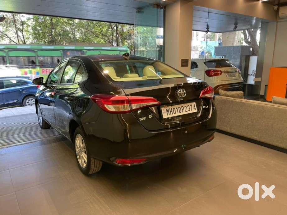 Toyota Yaris J Cvt, 2020, Petrol