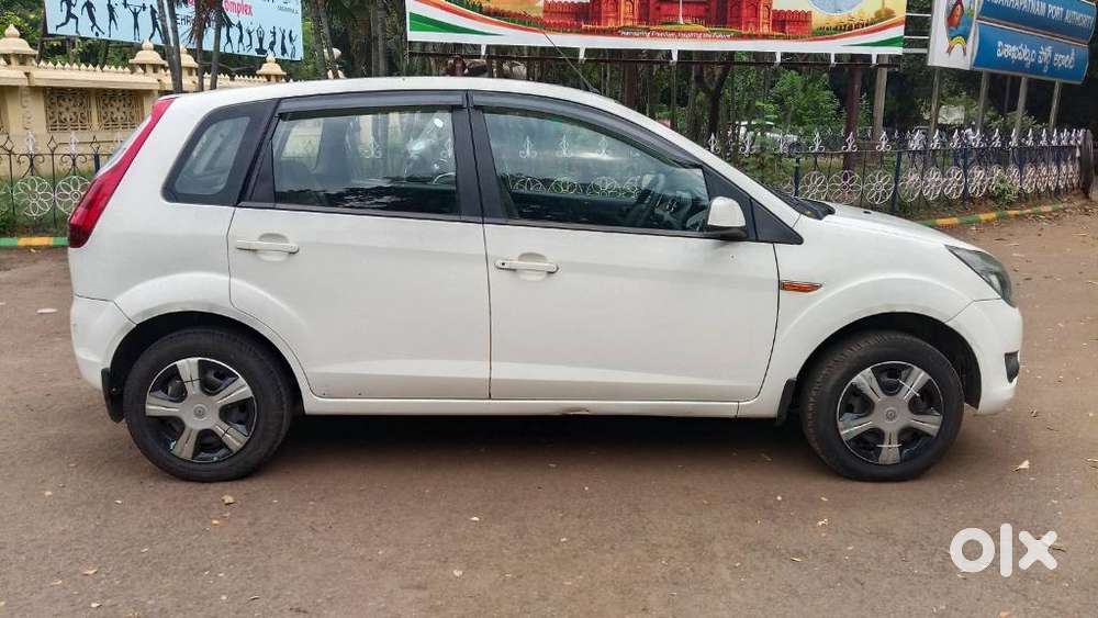 Ford Figo Petrol Zxi, 2012, Petrol