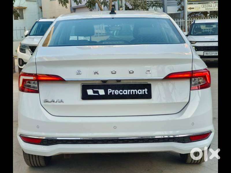Skoda Slavia 1.0 Tsi Style At, 2023, Petrol