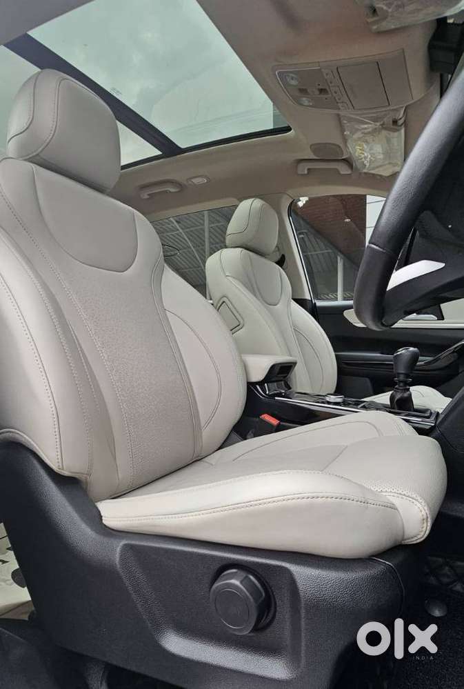 Mahindra Xuv700 2.2 Ax 7 Diesel Mt Luxury Pack Str, 2023, Diesel