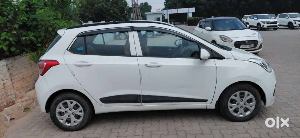 Hyundai Grand I10 2016 Diesel 80000 Km Driven