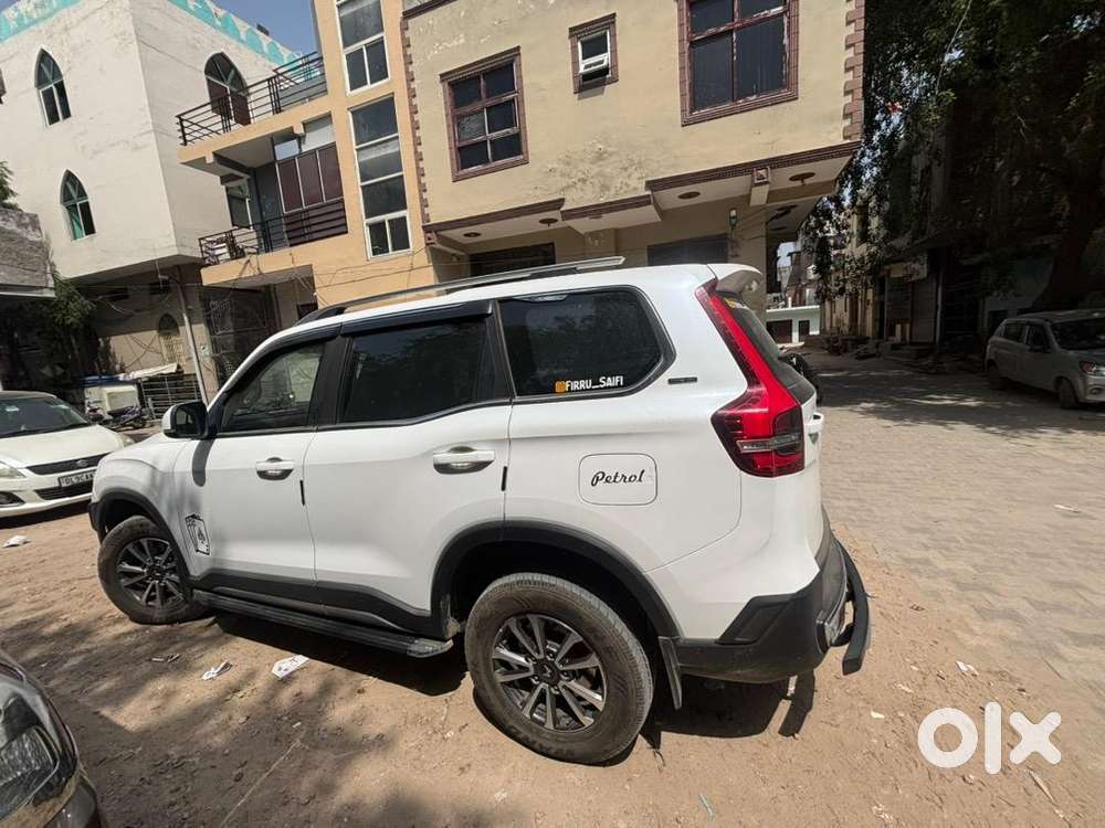 Mahindra Petrol Car 2025