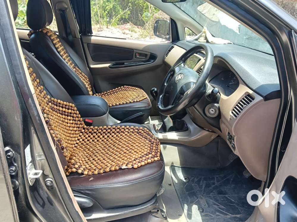 Toyota Innova 2.5 G (diesel) 8 Seater, 2016, Diesel