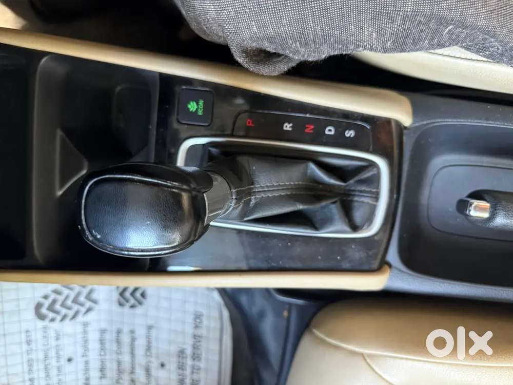 2022 Honda City 5th Gen Zx Cvt I Vtec - 52km Only