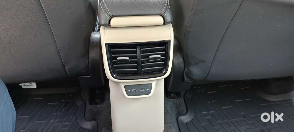 Skoda Slavia 1.5 Tsi Style, 2023, Petrol