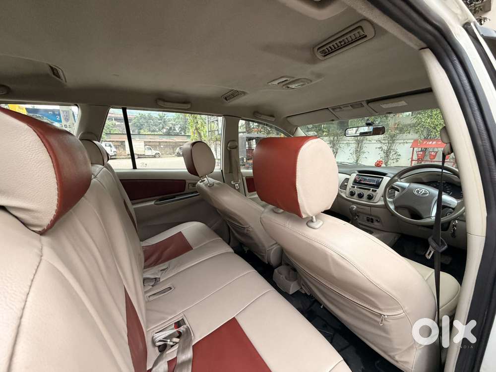 Toyota Innova 2.5 G (diesel) 8 Seater, 2014, Diesel