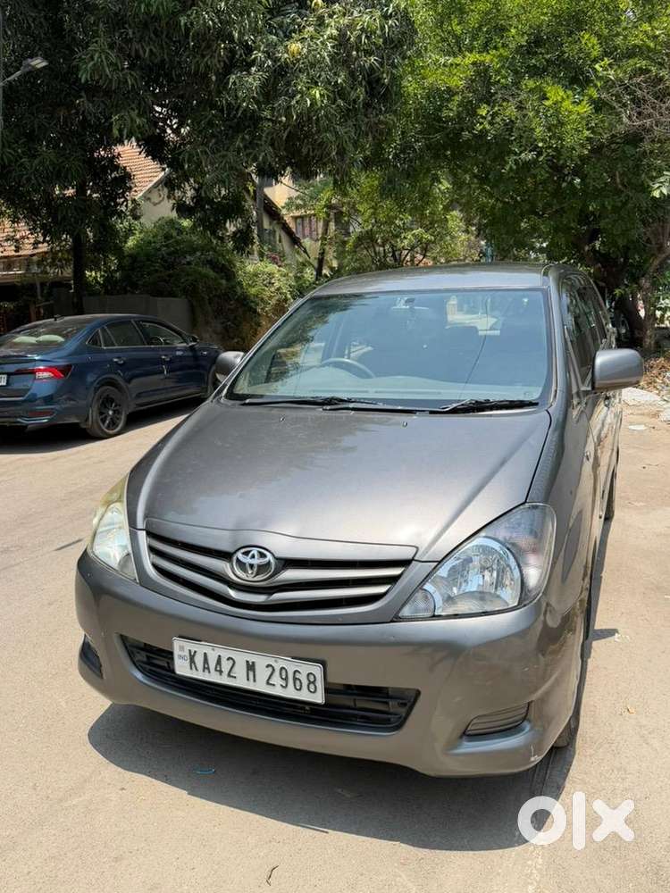 Toyota Innova 2011